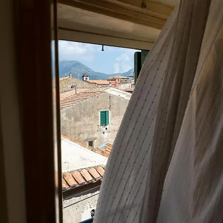 Elegante Vista Mare-centralissima-wi Fi Con Camino * Terracina