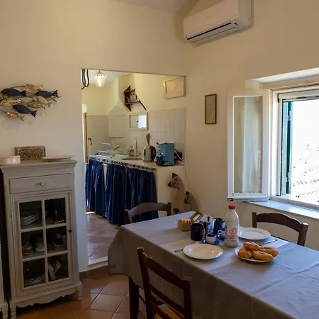 Apartment Elegante Vista Mare-centralissima-wi Fi Con Camino *