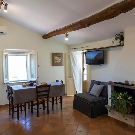 Elegante Vista Mare-centralissima-wi Fi Con Camino Apartment Terracina
