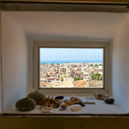 Elegante Vista Mare-centralissima-wi Fi Con Camino Apartment