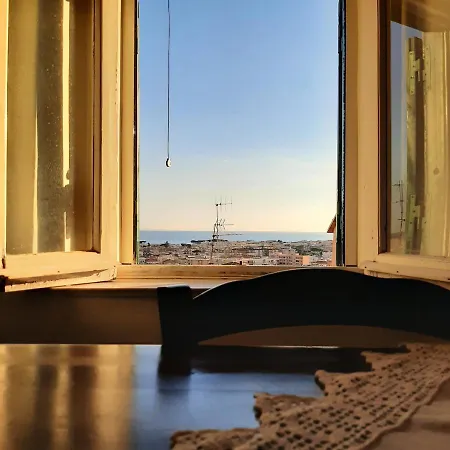 Elegante Vista Mare-centralissima-wi Fi Con Camino Apartment Terracina